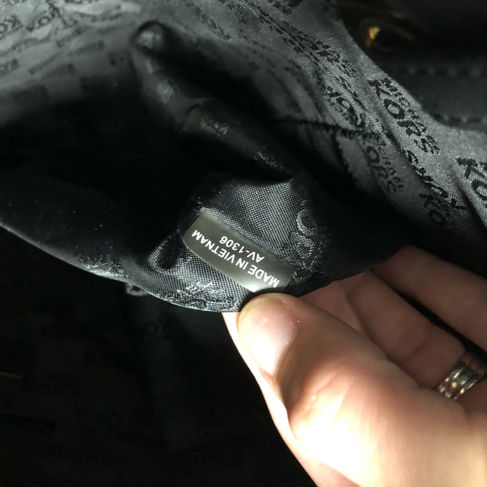 Authentic Michael Kors Handbag - image 7